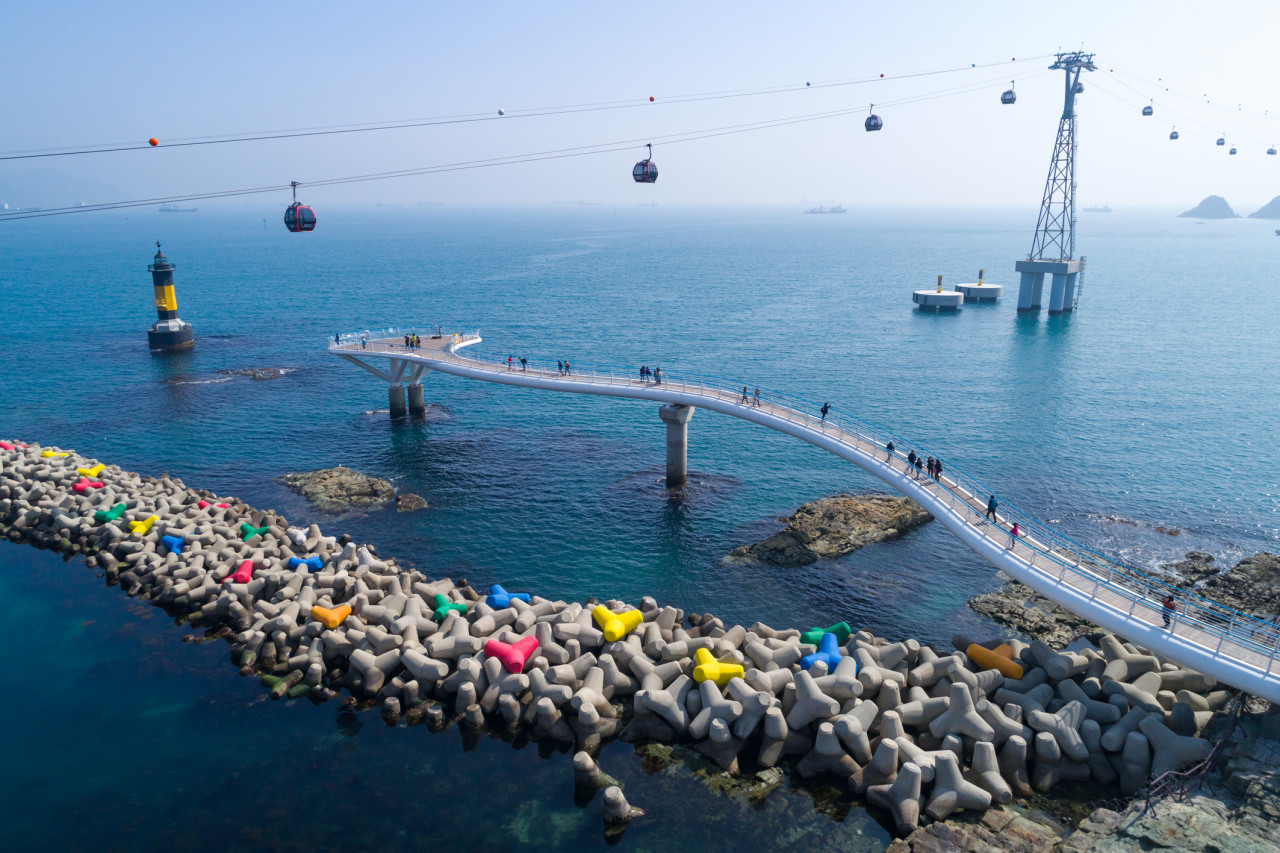 Busan City Tour: Haedong Yonggungsa, Taejongdae, Gamcheon Culture Village, and Songdo Skywalk – photo 8