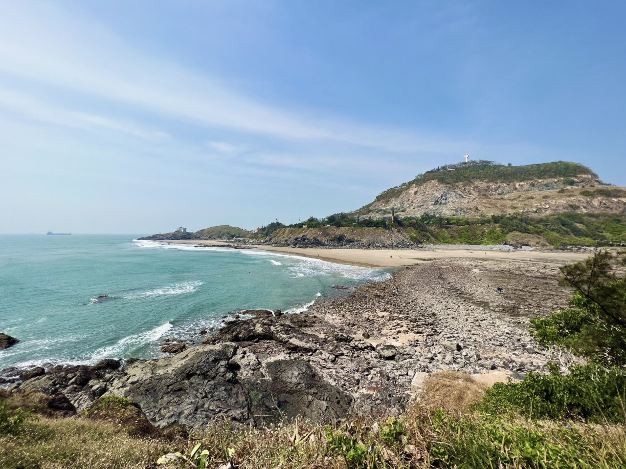 [호치민] 호치민에서 출발하는 붕따우 전일 투어 : 투이 반 비치 (Thuy Van Beach), 예수 그리스도 동상, 탕 탐 사원 (Thang Tam Temple)