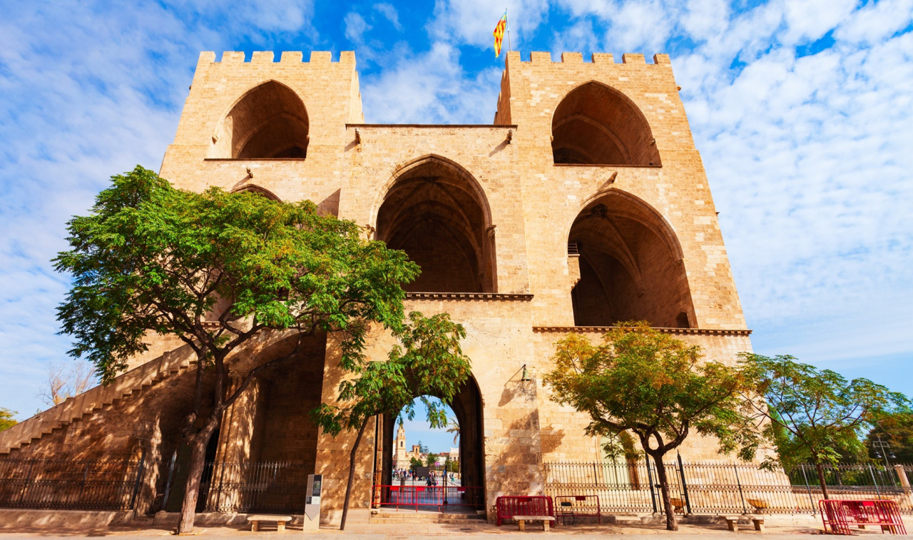 Serranos Towers Tour with English-Speaking Guide & Skip-the-Line Entry – photo 5