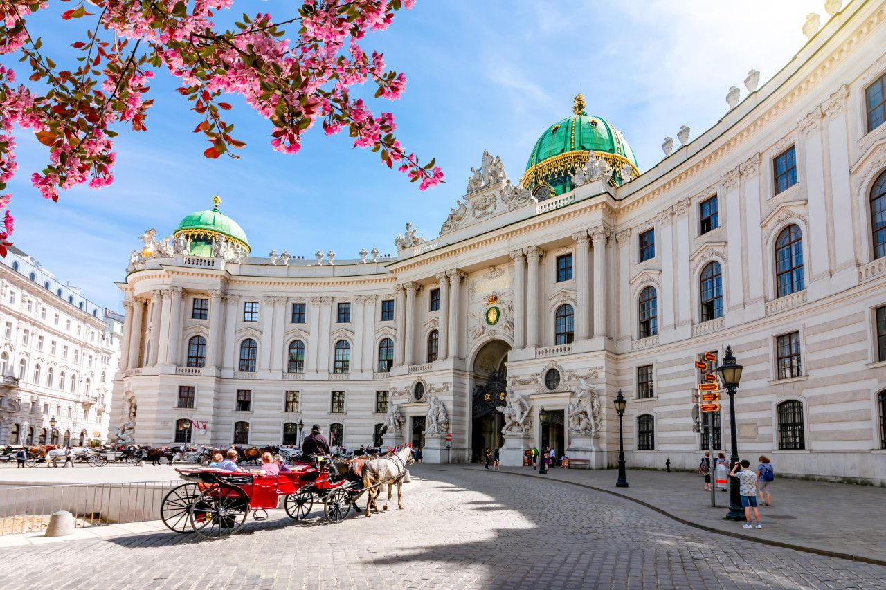 Hofburg Palace and Sisi Museum Skip-the-Line Guided Tour – photo 3