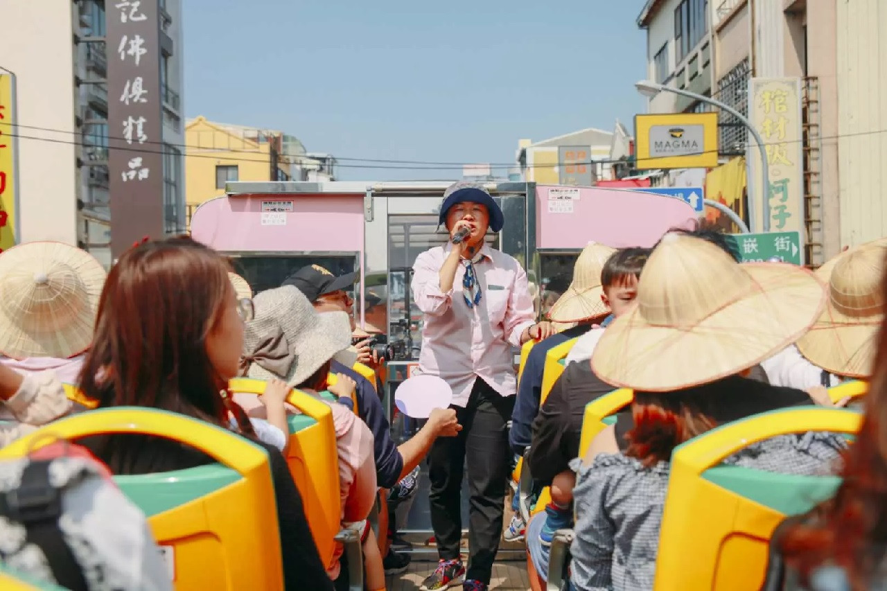 Tainan Hop-On Hop-Off Bus – photo 3