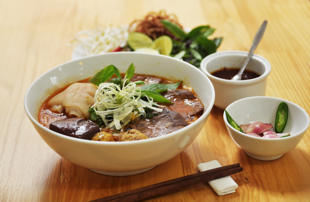 베트남 후에 맛집 투어 (쌀만두 ,소고기누들스프 ,굴치즈구이 (워킹 투어or씨클로 옵션))