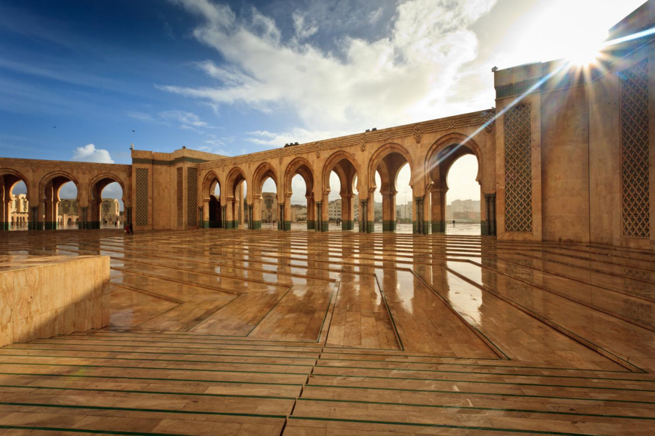 Casablanca Half-Day Tour: United Nations Square, Central Market, Royal Palace, Habbous Quarter