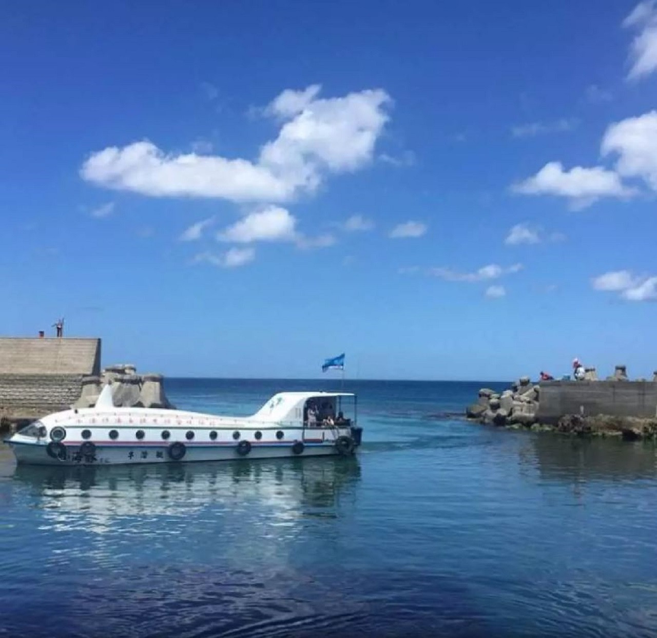 Kenting Houbihu Semi-Submarine Experience – photo 3
