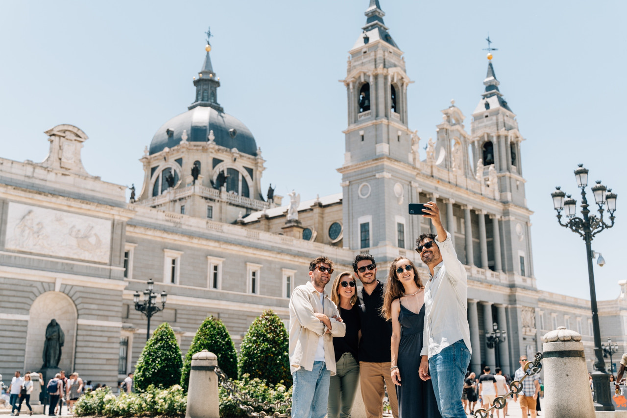 Madrid Walking Tour with High-Speed Train Transfer from Barcelona and Prado Museum Admission – photo 3