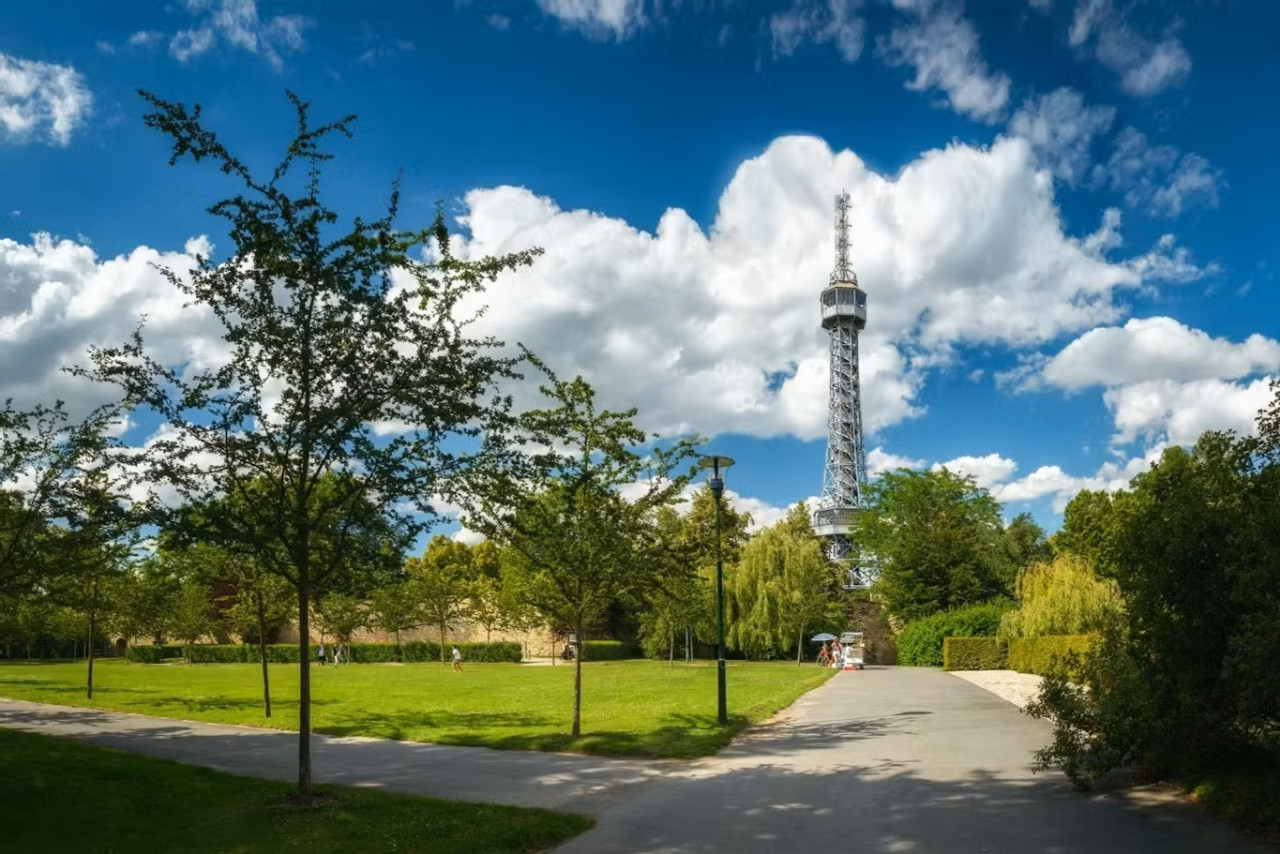 Petřín Tower & Mirror Maze Ticket – photo 4