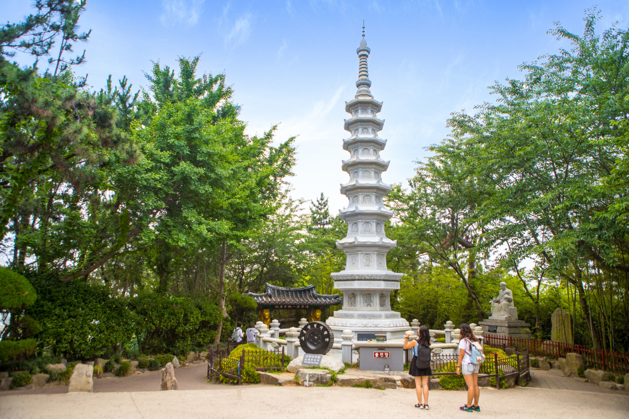 Busan City Tour: Haedong Yonggungsa, Taejongdae, Gamcheon Culture Village, and Songdo Skywalk – photo 7