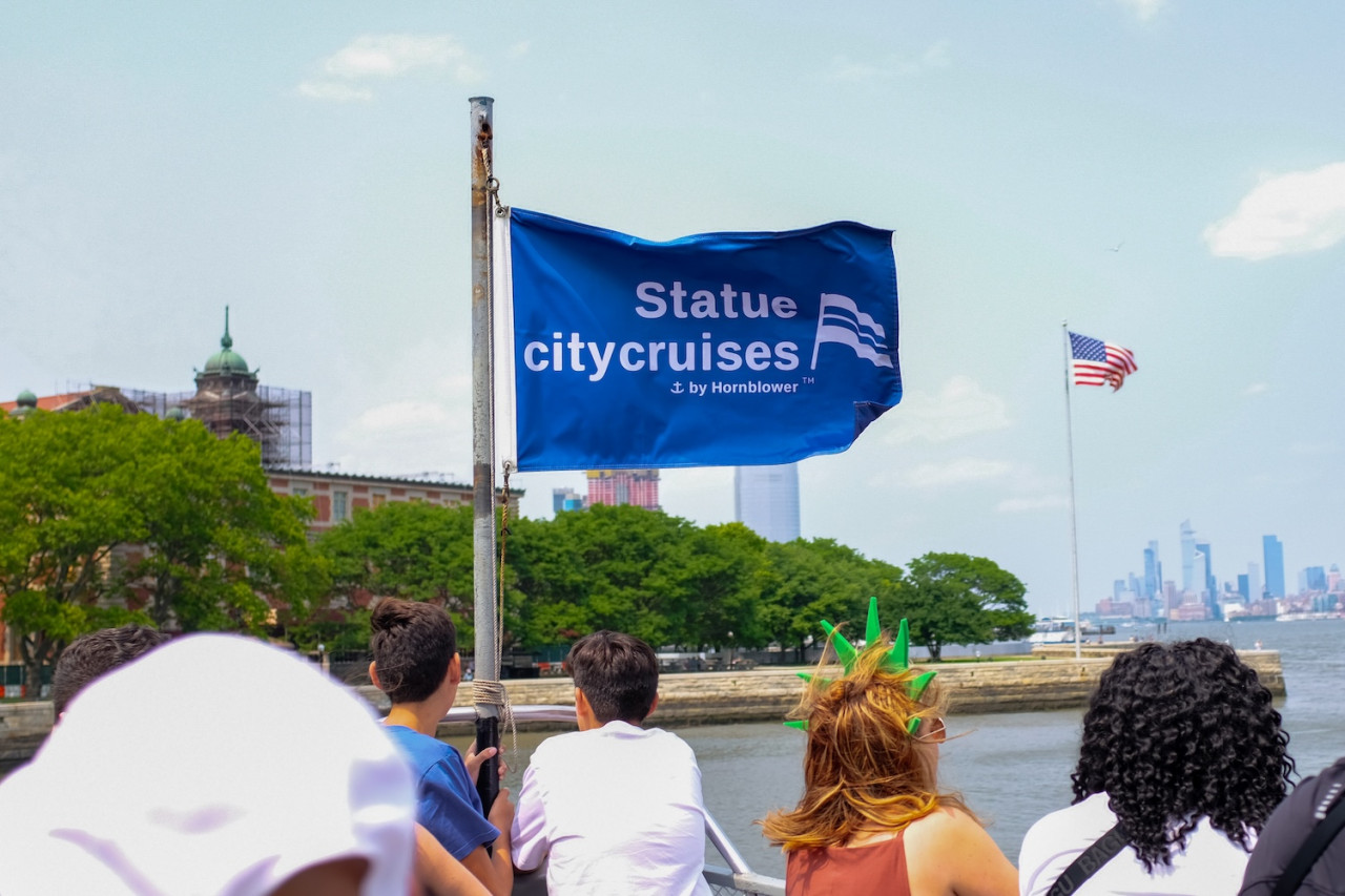 Official Statue of Liberty & Ellis Island Admission Ticket + Roundtrip Ferry by Statue City Cruises – photo 4