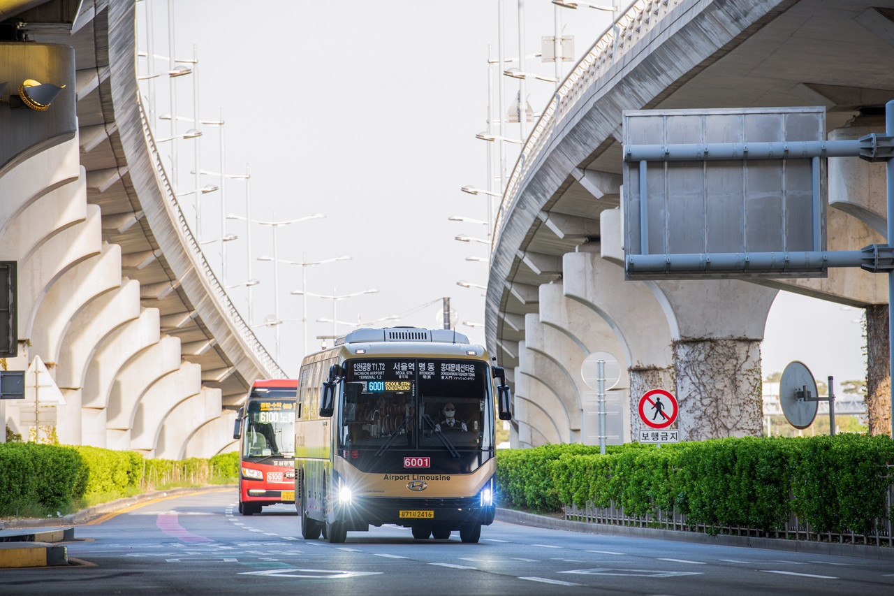 Airport Limousine Bus Transfers from Incheon International Airport to Seoul – photo 2