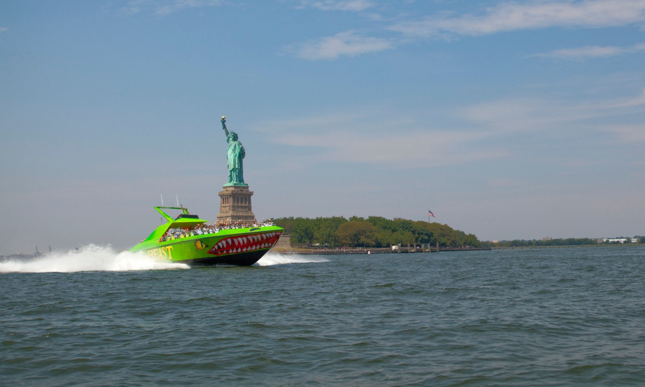 The Beast Speedboat Ride to Statue of Liberty by Circle Line: Reserved Straight-to-Board Ticket – photo 6