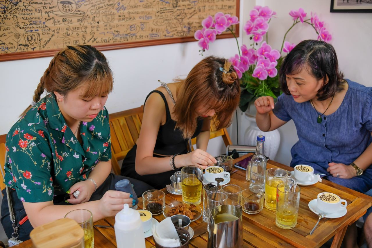 [하노이]베트남 계란커피 클래스 & 현지 요리 시식하며 즐기는 하노이 워킹 투어