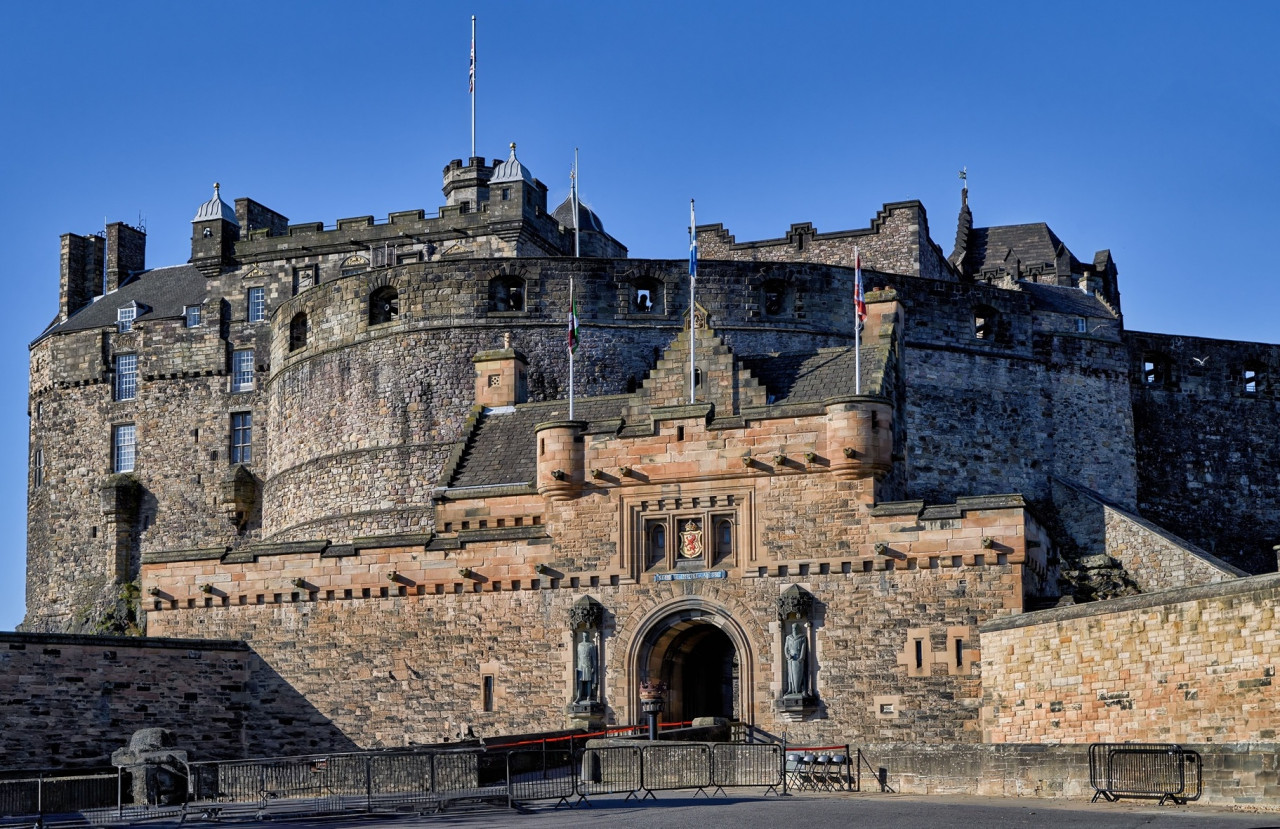 Edinburgh Castle Guided Tour with English-Speaking Guide & Entry – photo 2