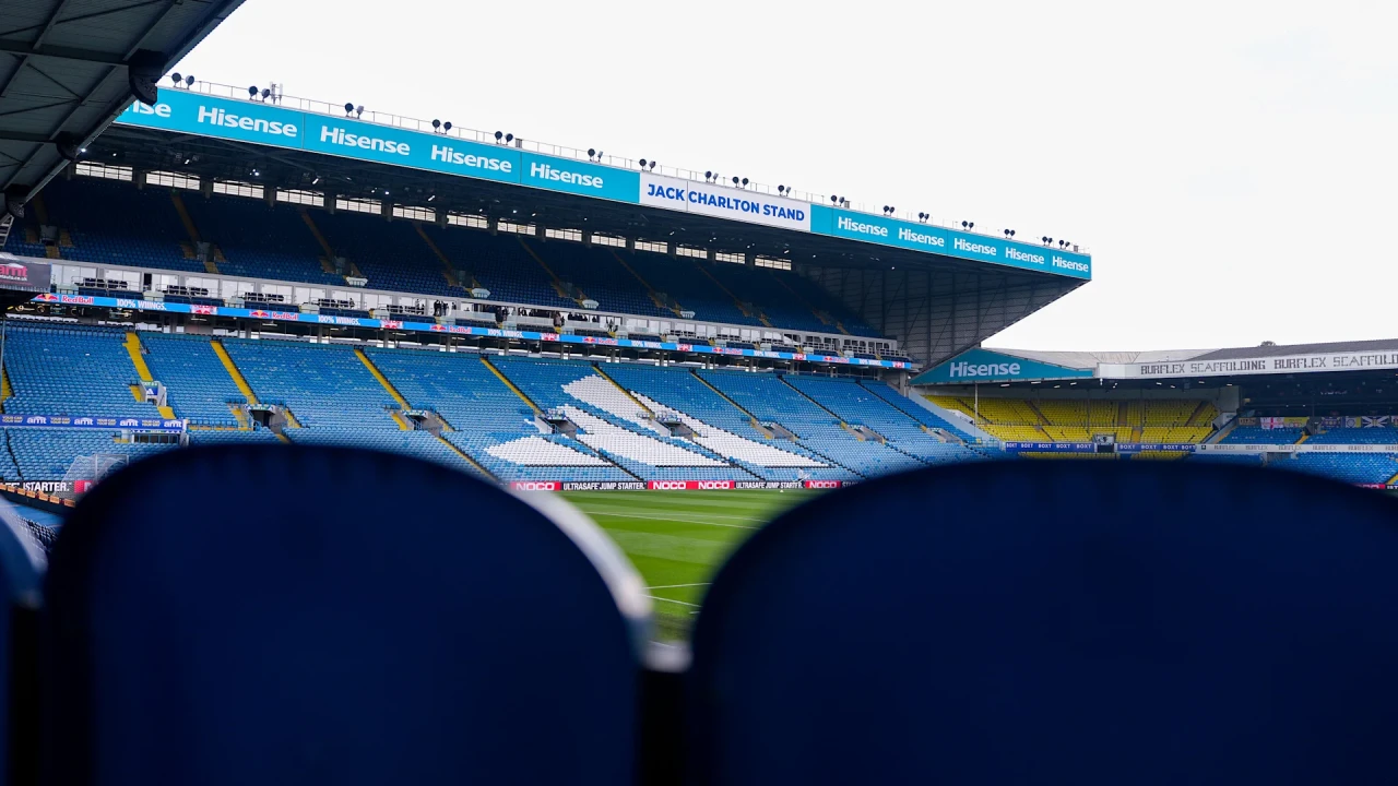 Leeds United FC Premier League Football Match Ticket at Elland Road Stadium – photo 3