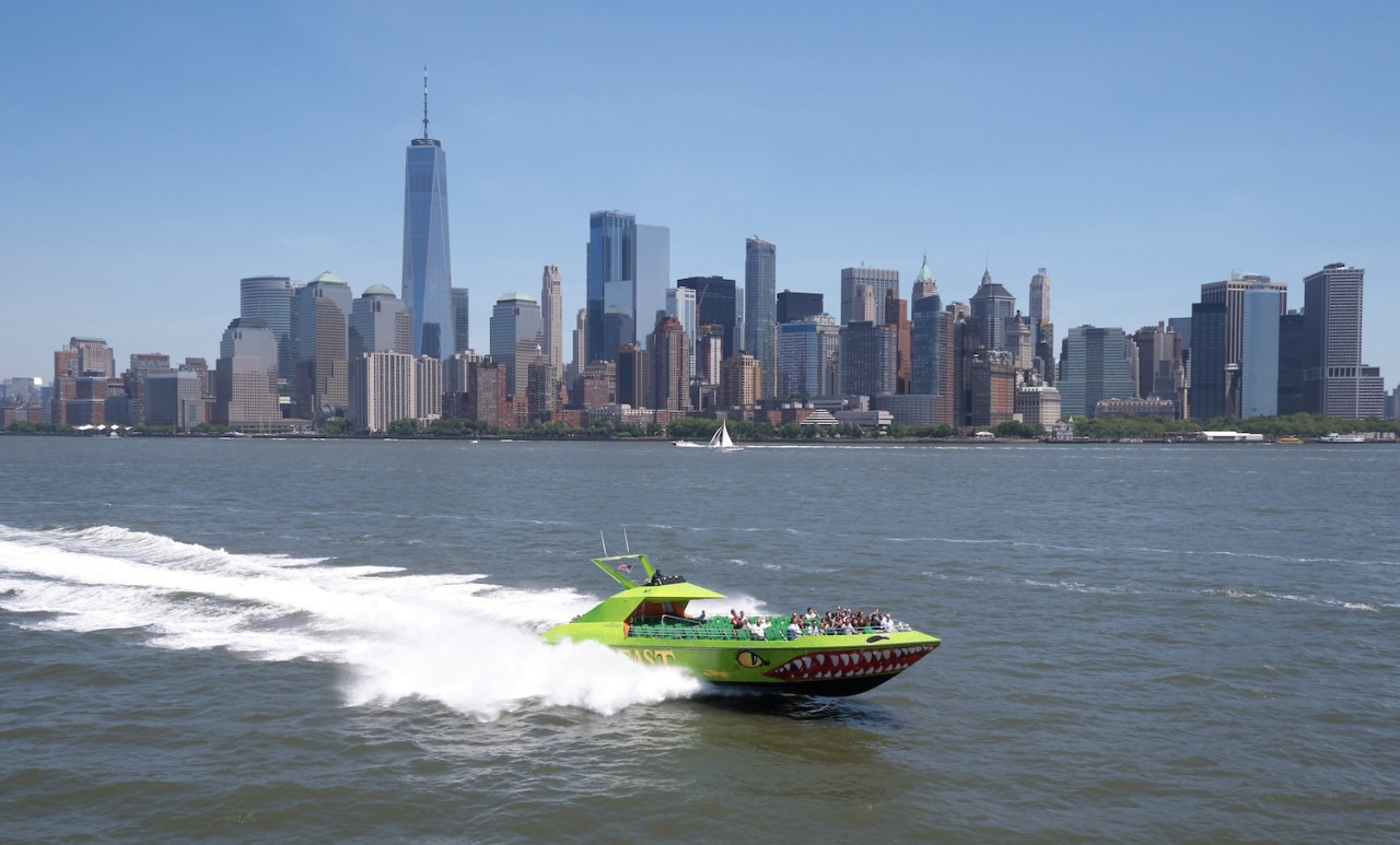 The Beast Speedboat Ride to Statue of Liberty by Circle Line: Reserved Straight-to-Board Ticket – photo 3
