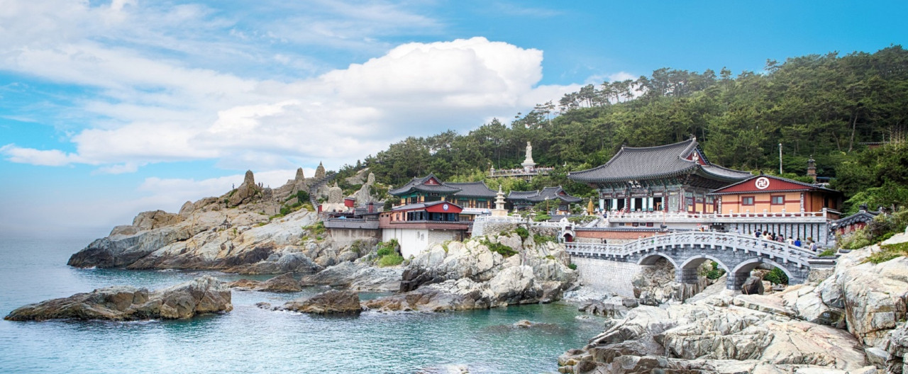 Busan City Tour: Haedong Yonggungsa, Taejongdae, Gamcheon Culture Village, and Songdo Skywalk – photo 6