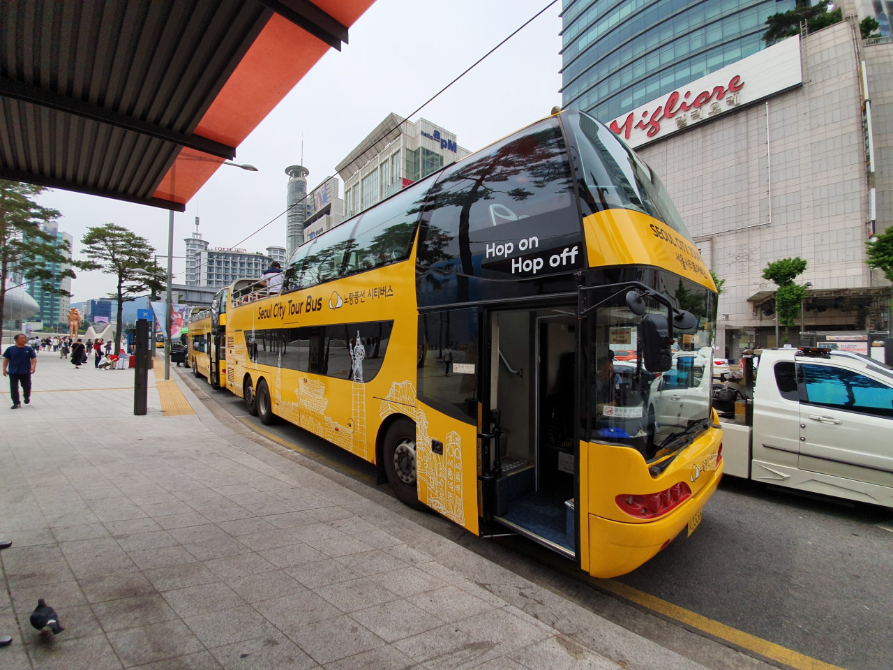 Dongdaemun Hop-on Hop-off Bus Tour by Yellow Balloon City Bus – photo 3