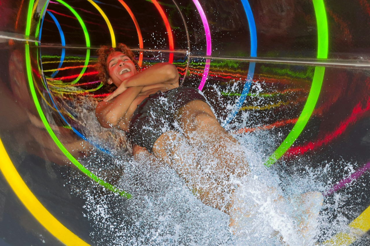 Hawaii: Wet 'n' Wild Ticket + Transportation from Waikiki – photo 3