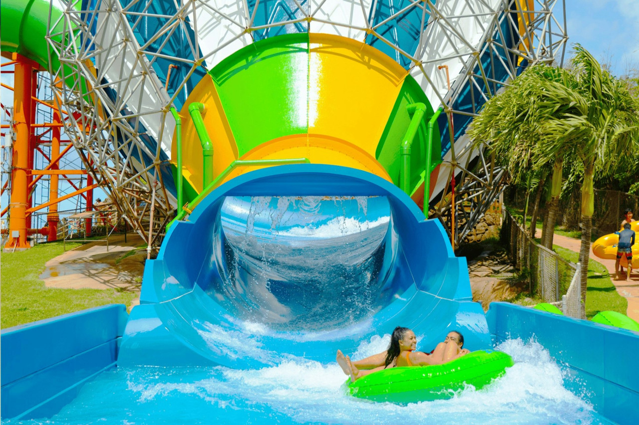 Hawaii: Wet 'n' Wild Ticket + Transportation from Waikiki – photo 2