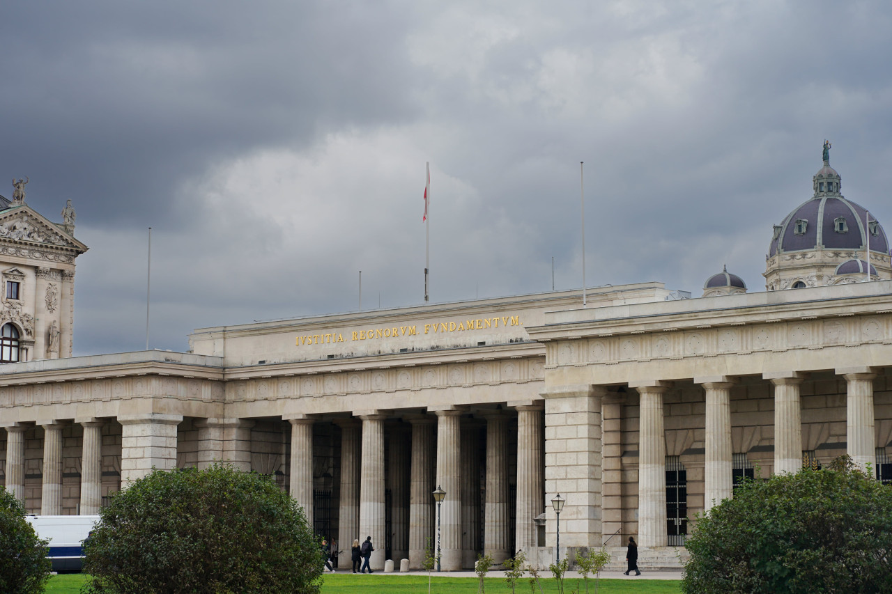 Hofburg Palace and Sisi Museum Skip-the-Line Guided Tour – photo 5
