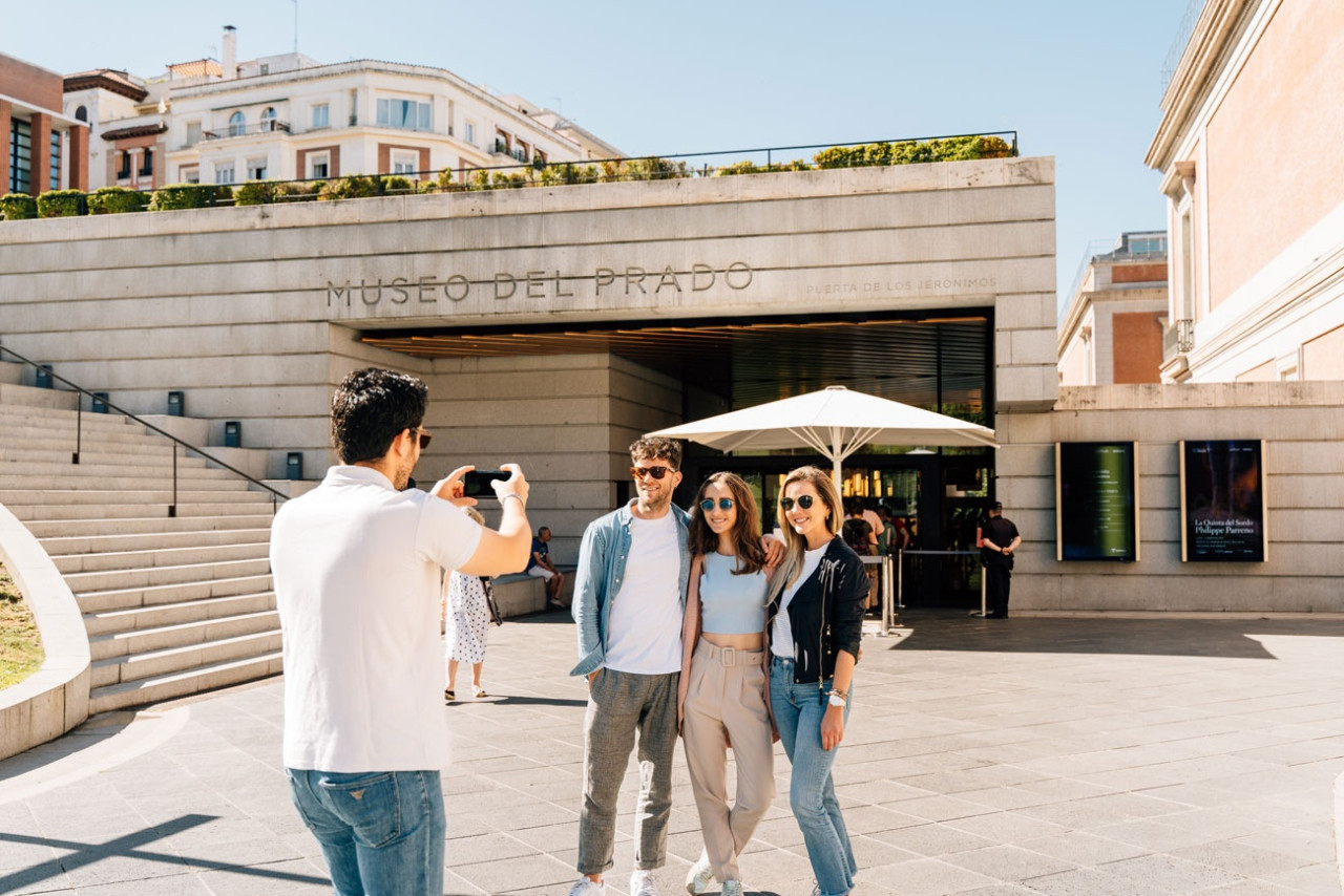 Madrid Walking Tour with High-Speed Train Transfer from Barcelona and Prado Museum Admission – photo 5