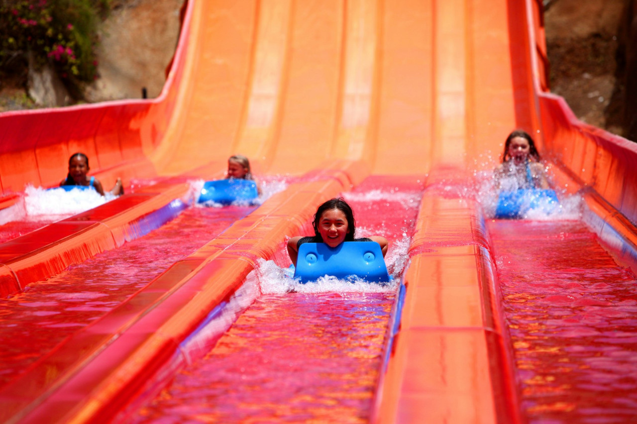 Hawaii: Wet 'n' Wild Ticket + Transportation from Waikiki – photo 4