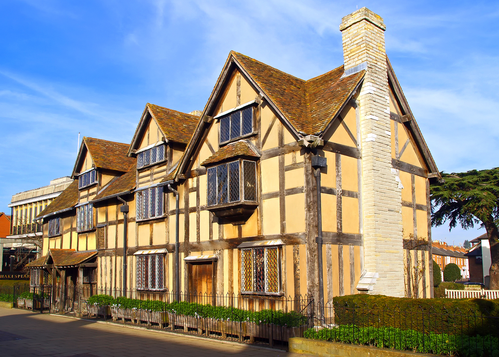 England In One Day: Stonehenge, Bath, Stratford and The Cotswolds Tour