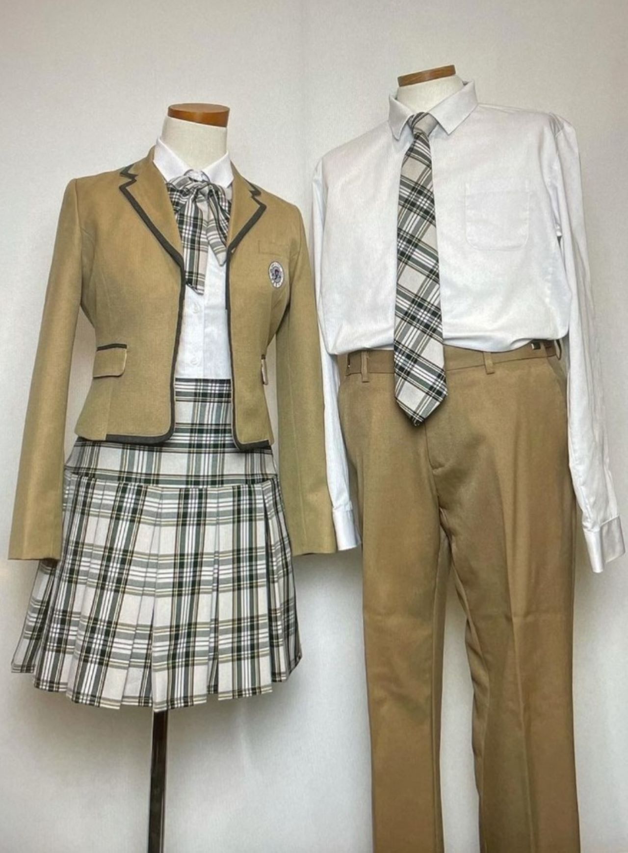 Korean School Uniform Rental near Lotte World