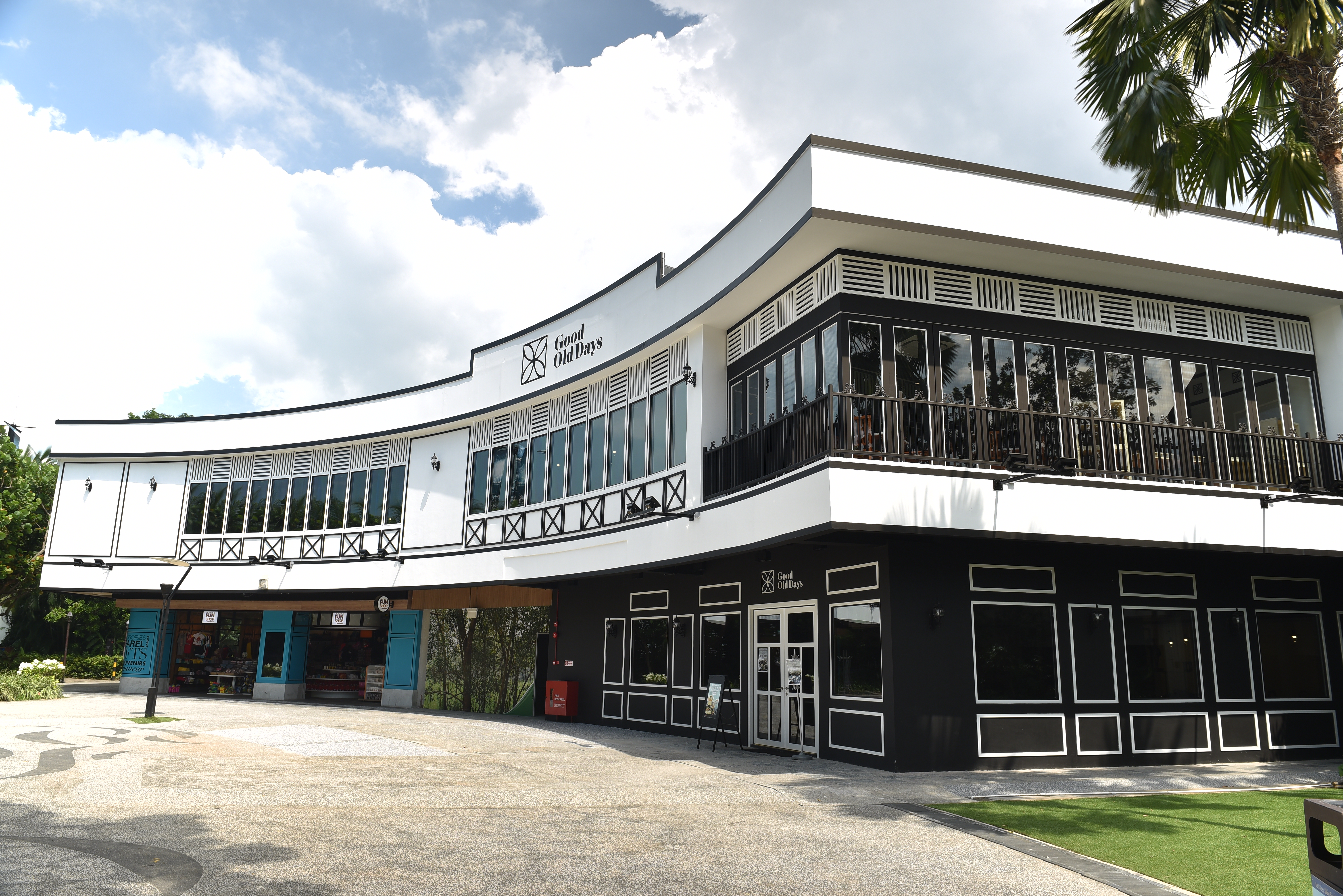 Good Old Days Sentosa Dining Experience