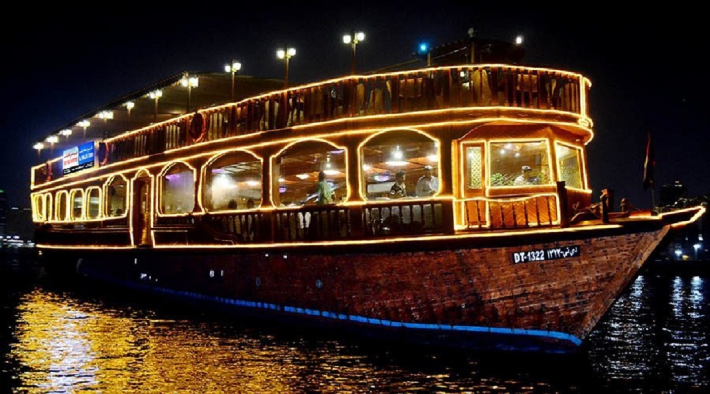 Dubai Dhow Dinner Cruise – Vibes On The Water