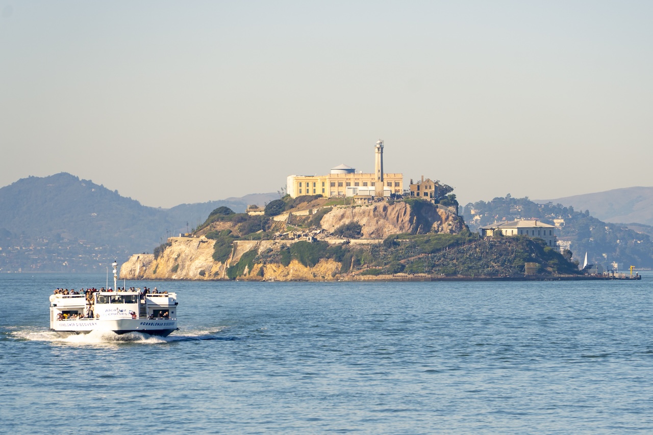 Official Alcatraz Island Admission Ticket + Roundtrip Ferry by Alcatraz City Cruises