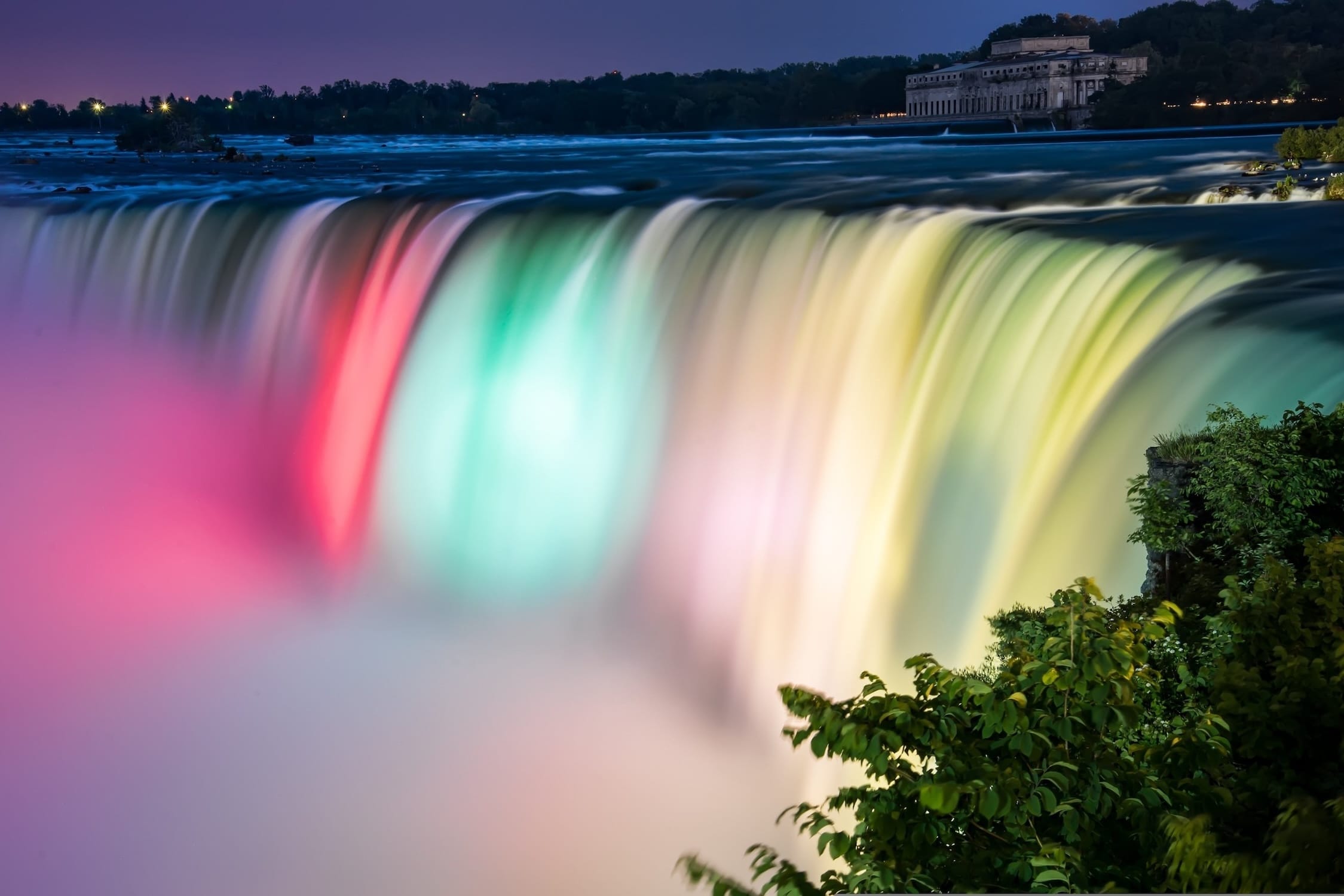 Niagara Falls USA: Night Illumination Tour & Optional Maid of the Mist