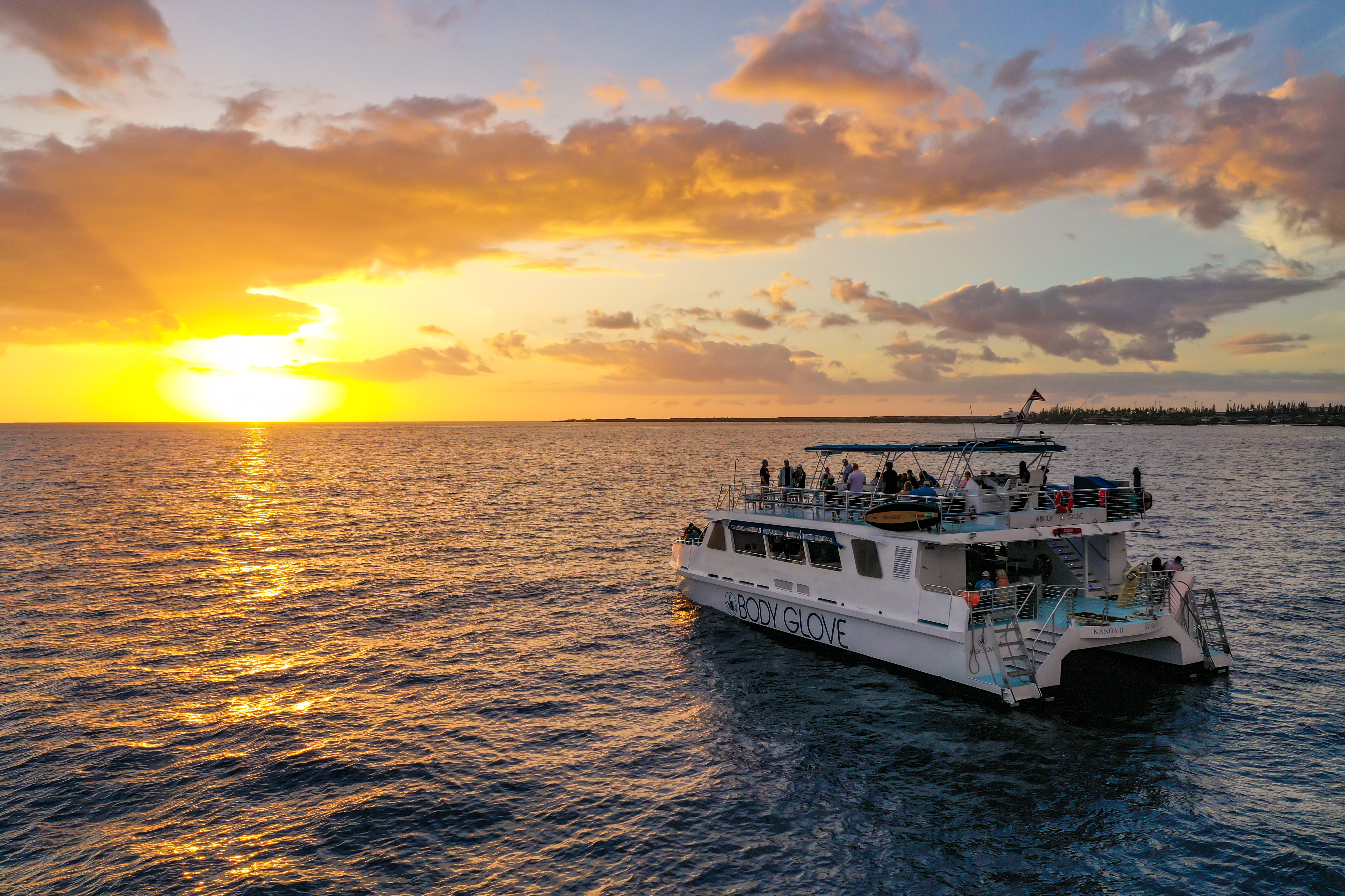 Dinner Cruise from Kona Coast to Kealakekua Bay